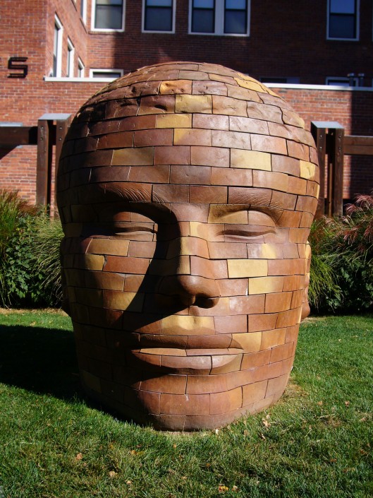 „Brickhead 3“ von James Tyler