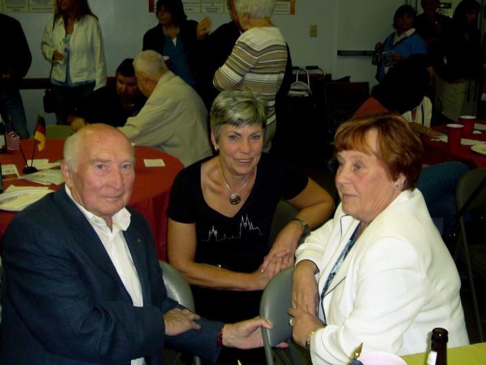 Alle drei aus Essen in Indy: Dorothea mit Martin Baier’s Eltern