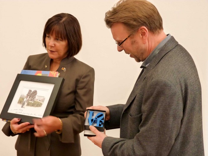 Die Gattin des Gouverneurs, First Lady Karen Pence, zu Besuch im Museum Ludwig